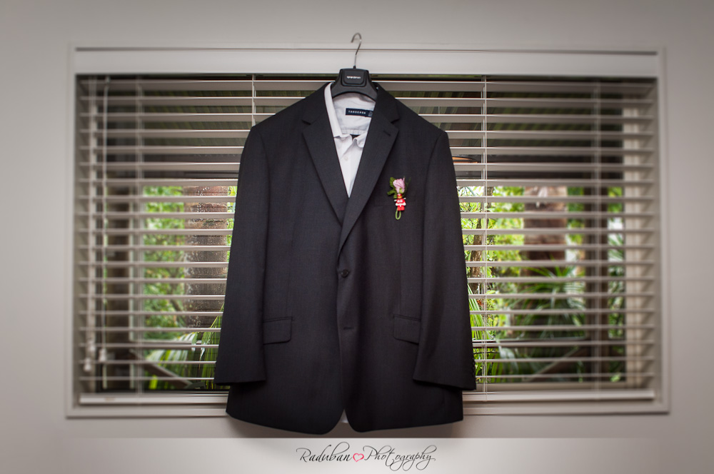 kat-todd-soljans-vineyard-auckland-cheap-candid-wedding-photographer-raduban-photography