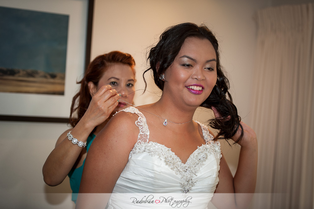 kat-todd-soljans-vineyard-auckland-cheap-candid-wedding-photographer-raduban-photography