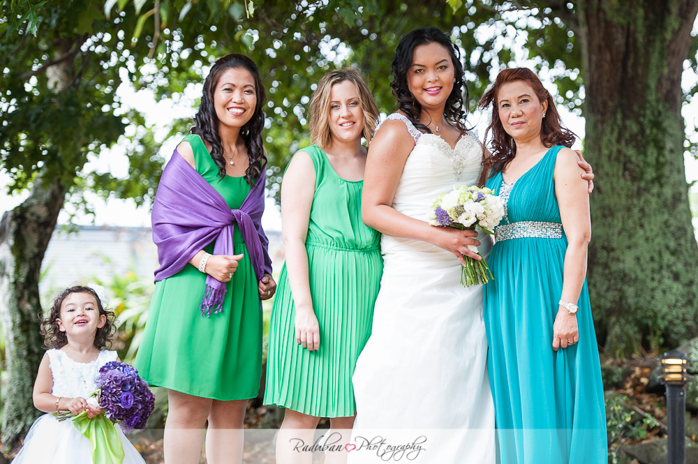 kat-todd-soljans-vineyard-auckland-cheap-candid-wedding-photographer-raduban-photography