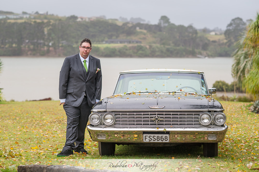 kat-todd-soljans-vineyard-auckland-cheap-candid-wedding-photographer-raduban-photography