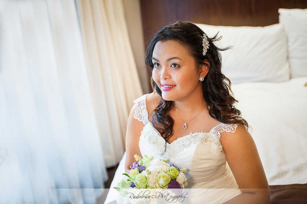 kat-todd-soljans-vineyard-auckland-cheap-candid-wedding-photographer-raduban-photography