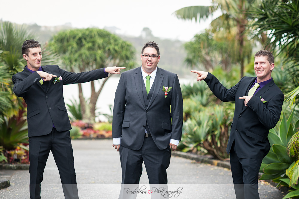 kat-todd-soljans-vineyard-auckland-cheap-candid-wedding-photographer-raduban-photography