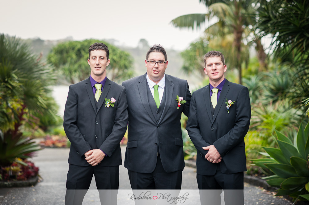 kat-todd-soljans-vineyard-auckland-cheap-candid-wedding-photographer-raduban-photography