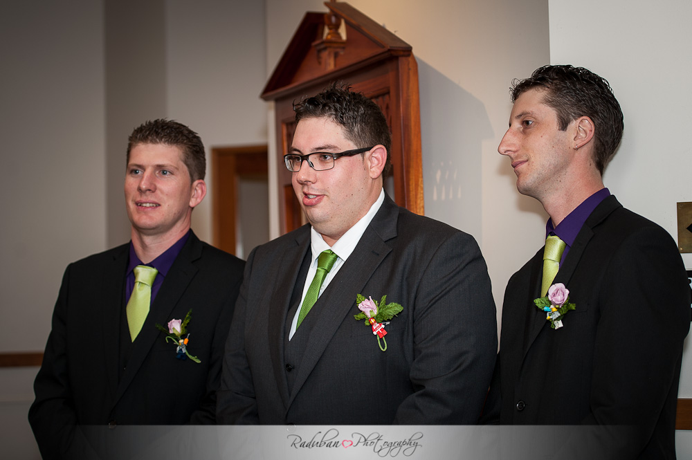 kat-todd-soljans-vineyard-auckland-cheap-candid-wedding-photographer-raduban-photography