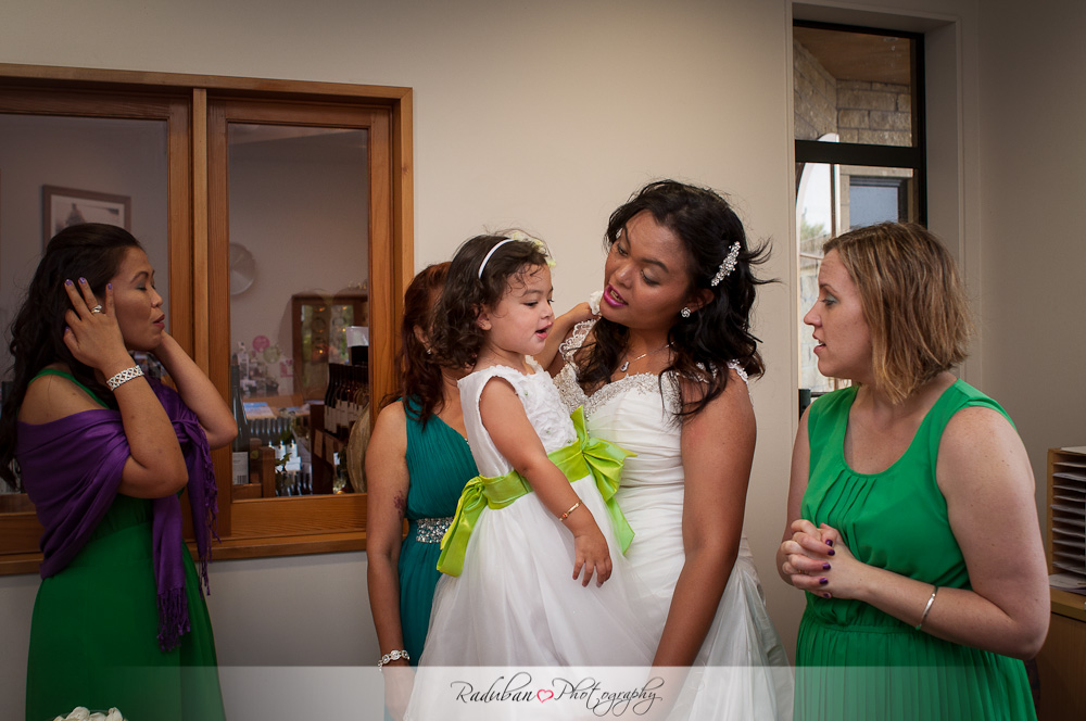 kat-todd-soljans-vineyard-auckland-cheap-candid-wedding-photographer-raduban-photography