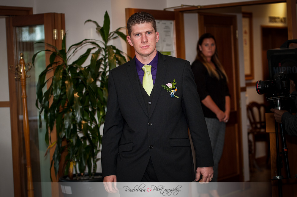 kat-todd-soljans-vineyard-auckland-cheap-candid-wedding-photographer-raduban-photography