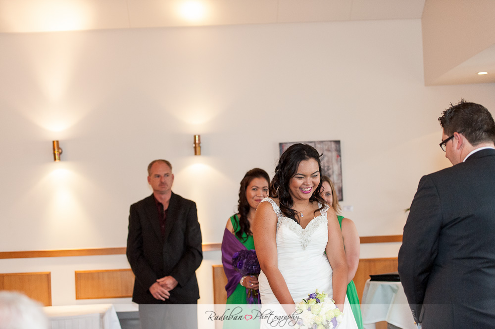 kat-todd-soljans-vineyard-auckland-cheap-candid-wedding-photographer-raduban-photography