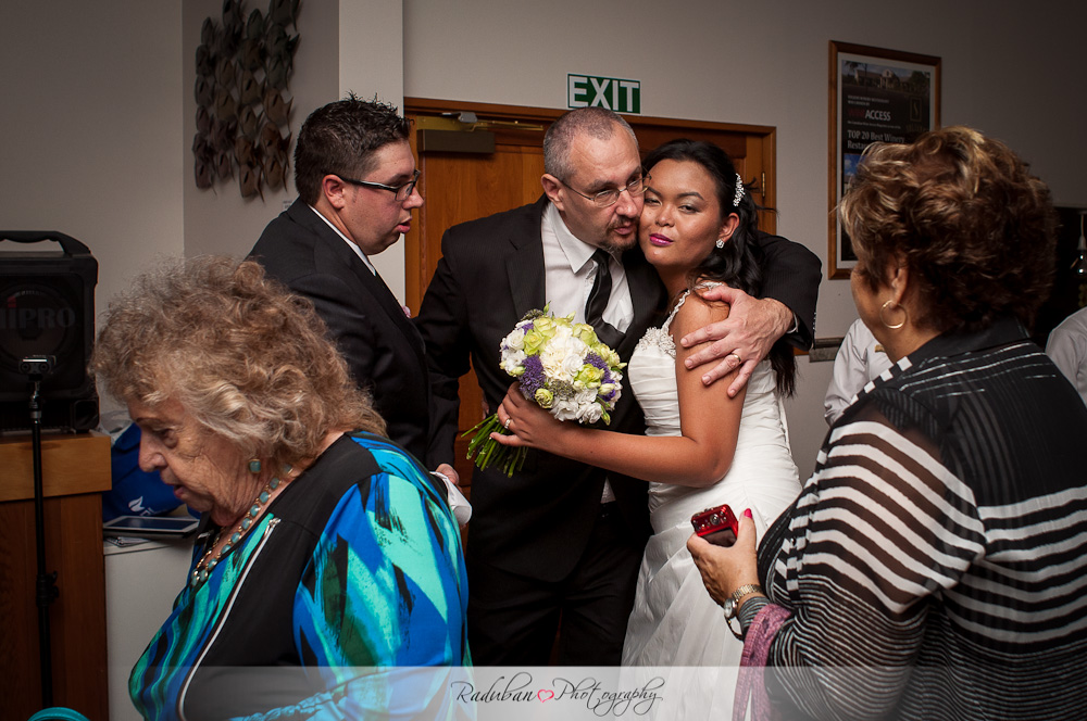 kat-todd-soljans-vineyard-auckland-cheap-candid-wedding-photographer-raduban-photography