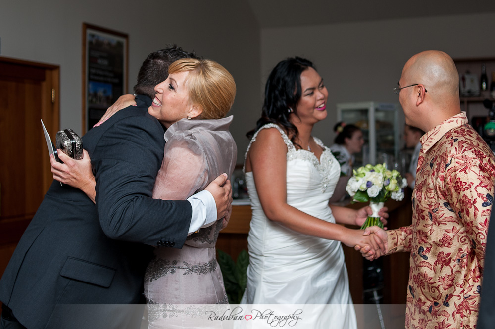 kat-todd-soljans-vineyard-auckland-cheap-candid-wedding-photographer-raduban-photography