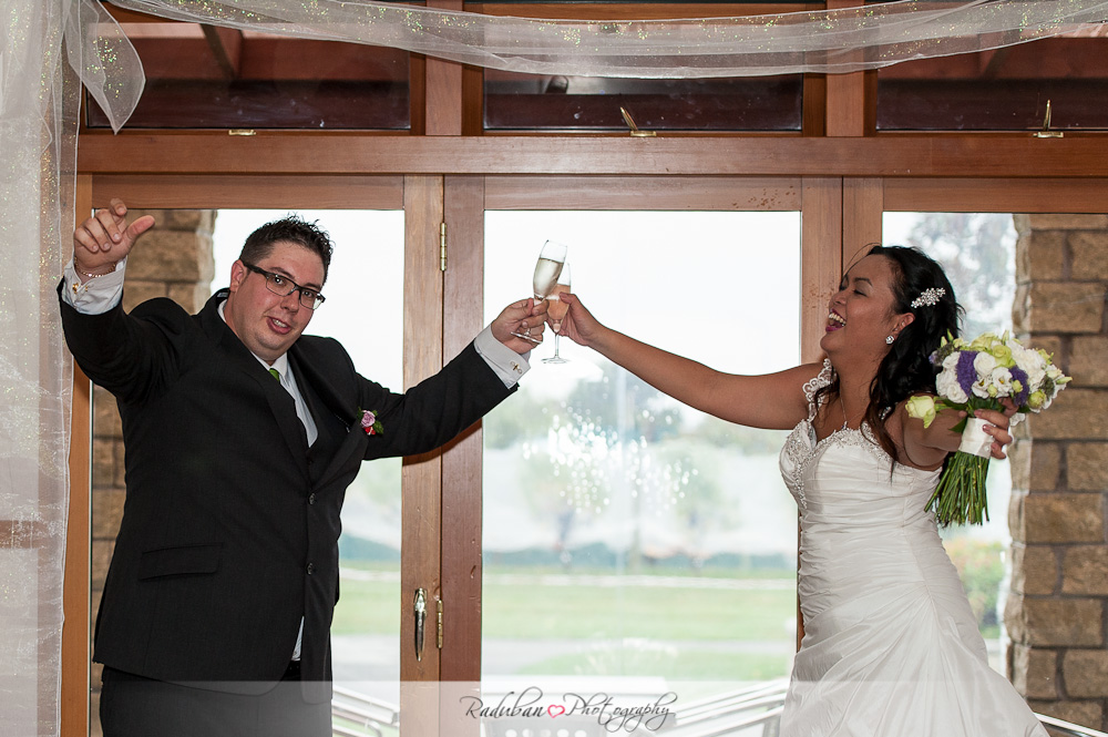 kat-todd-soljans-vineyard-auckland-cheap-candid-wedding-photographer-raduban-photography