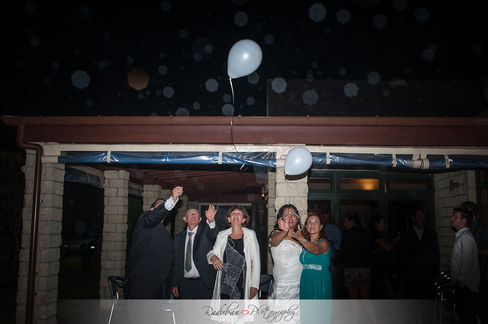 kat-todd-soljans-vineyard-auckland-cheap-candid-wedding-photographer-raduban-photography