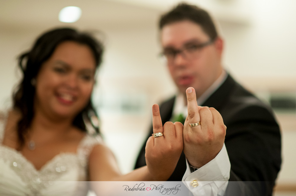 kat-todd-soljans-vineyard-auckland-cheap-candid-wedding-photographer-raduban-photography