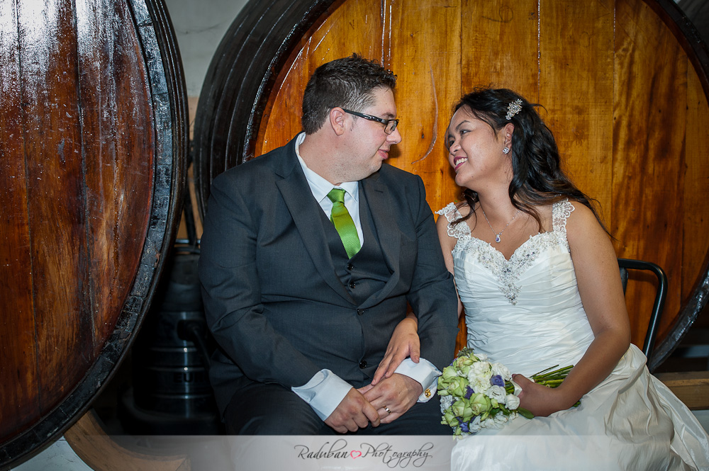 kat-todd-soljans-vineyard-auckland-cheap-candid-wedding-photographer-raduban-photography