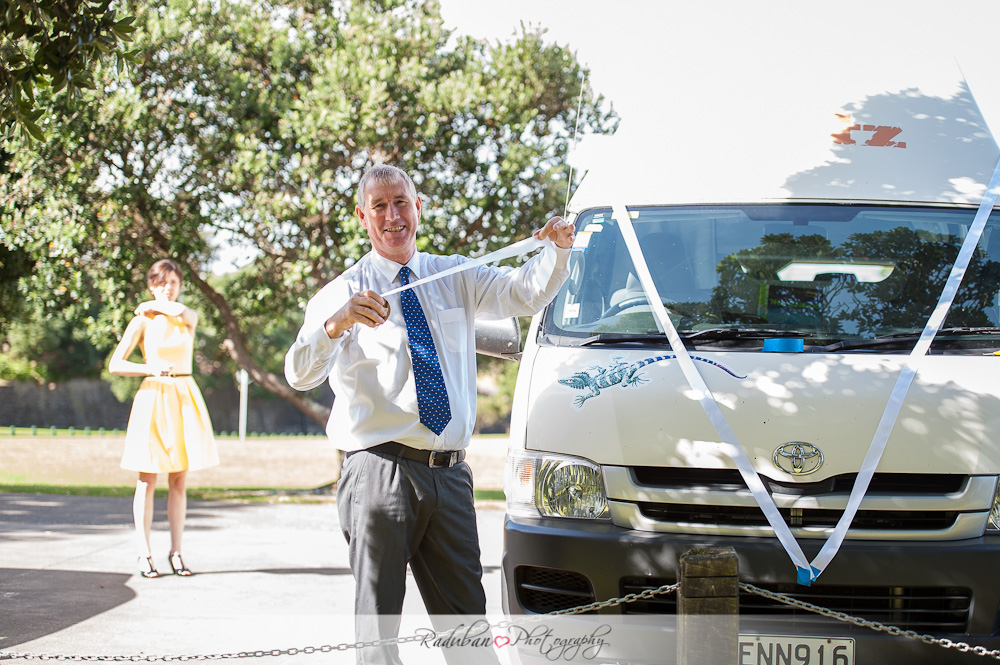 cheap-candid-auckland-wedding-photographer-devonport-beach-raduban-photography