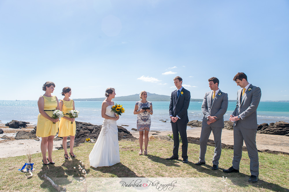 cheap-candid-auckland-wedding-photographer-devonport-beach-raduban-photography