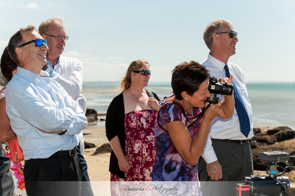 cheap-candid-auckland-wedding-photographer-devonport-beach-raduban-photography