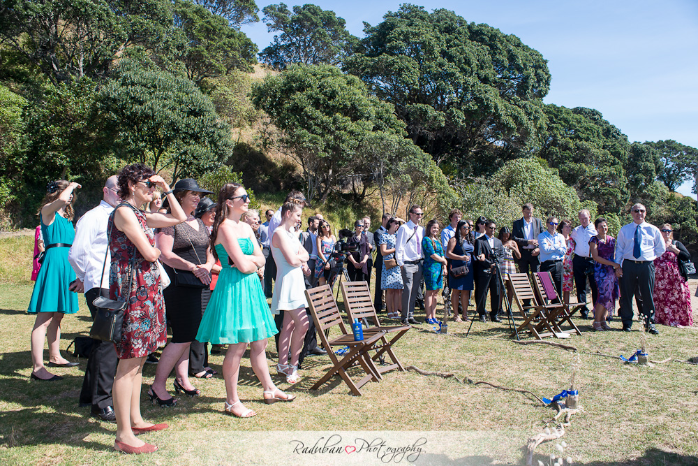 cheap-candid-auckland-wedding-photographer-devonport-beach-raduban-photography
