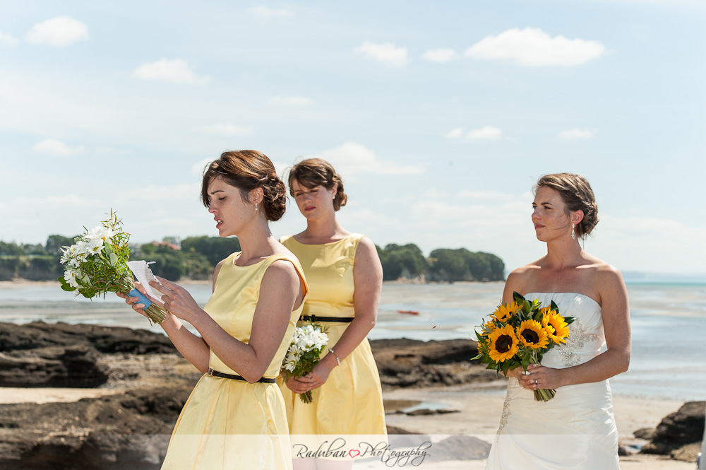 cheap-candid-auckland-wedding-photographer-devonport-beach-raduban-photography
