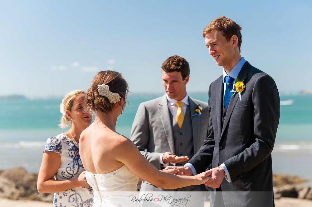 cheap-candid-auckland-wedding-photographer-devonport-beach-raduban-photography