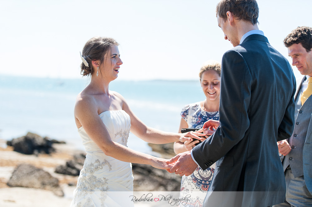 cheap-candid-auckland-wedding-photographer-devonport-beach-raduban-photography