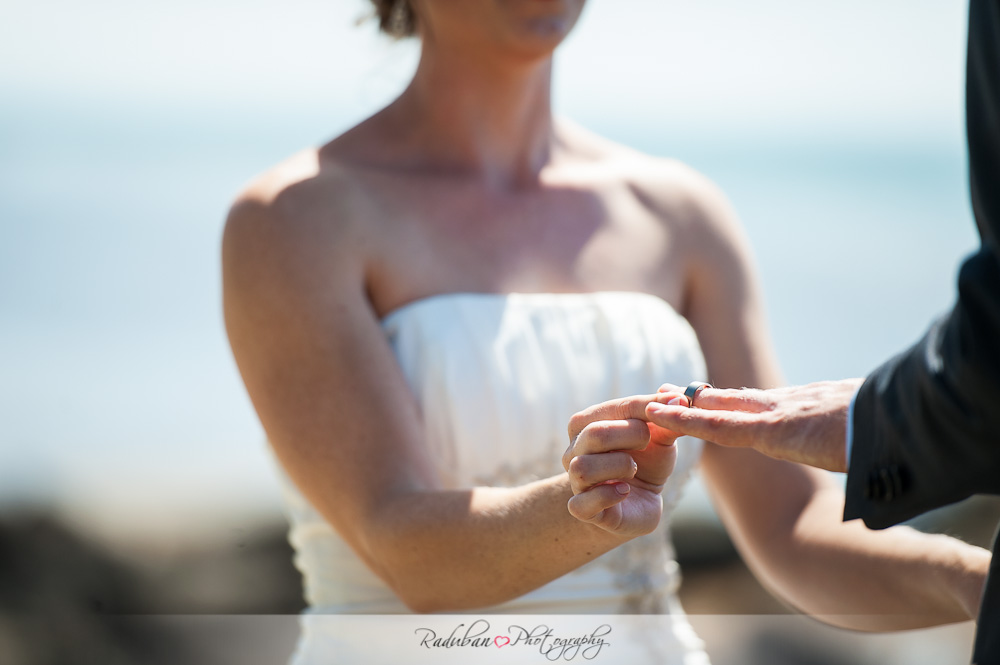 cheap-candid-auckland-wedding-photographer-devonport-beach-raduban-photography