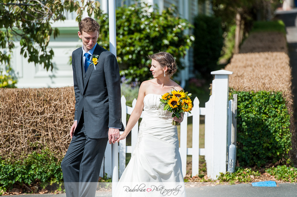 cheap-candid-auckland-wedding-photographer-devonport-beach-raduban-photography