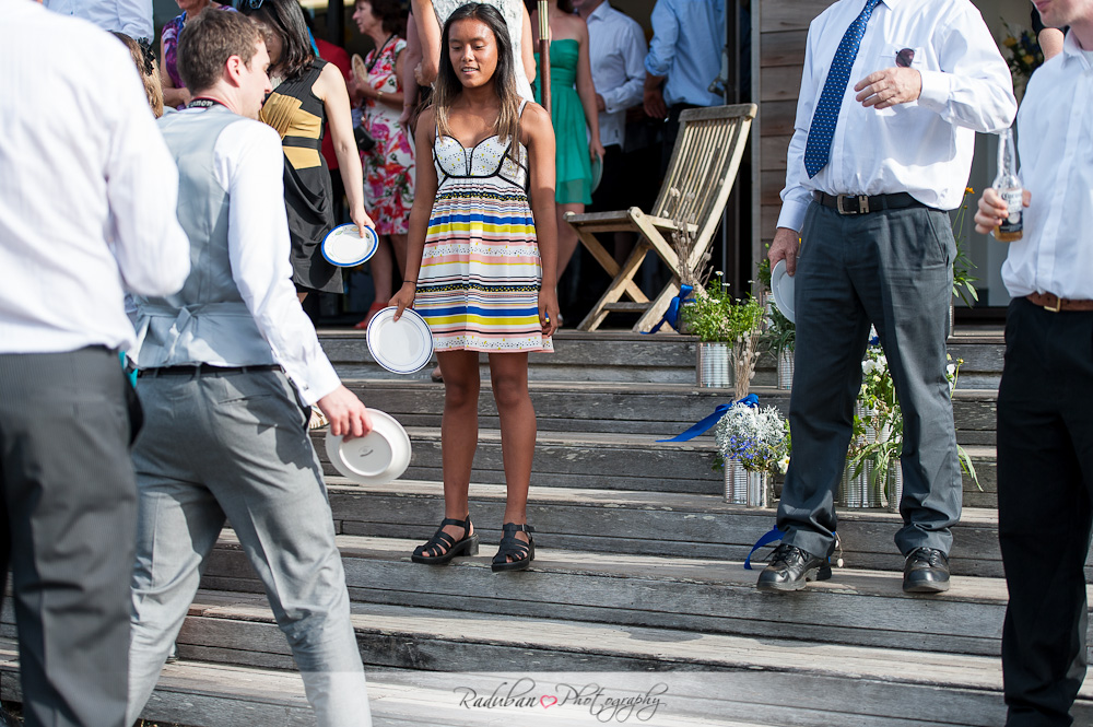 cheap-candid-auckland-wedding-photographer-devonport-beach-raduban-photography