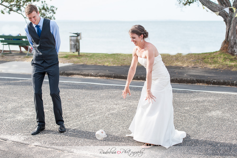 cheap-candid-auckland-wedding-photographer-devonport-beach-raduban-photography