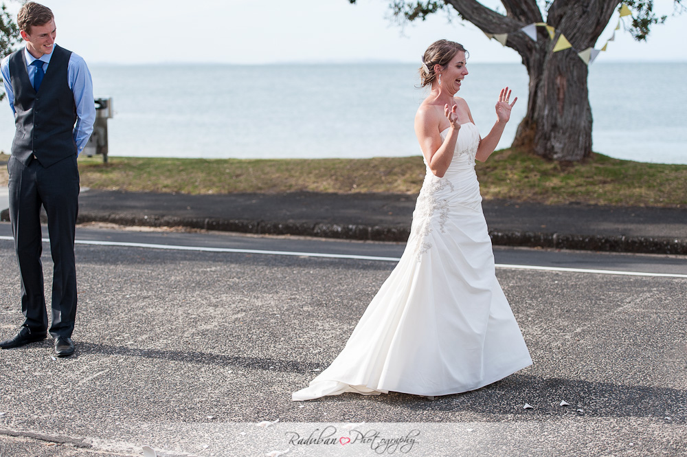 cheap-candid-auckland-wedding-photographer-devonport-beach-raduban-photography