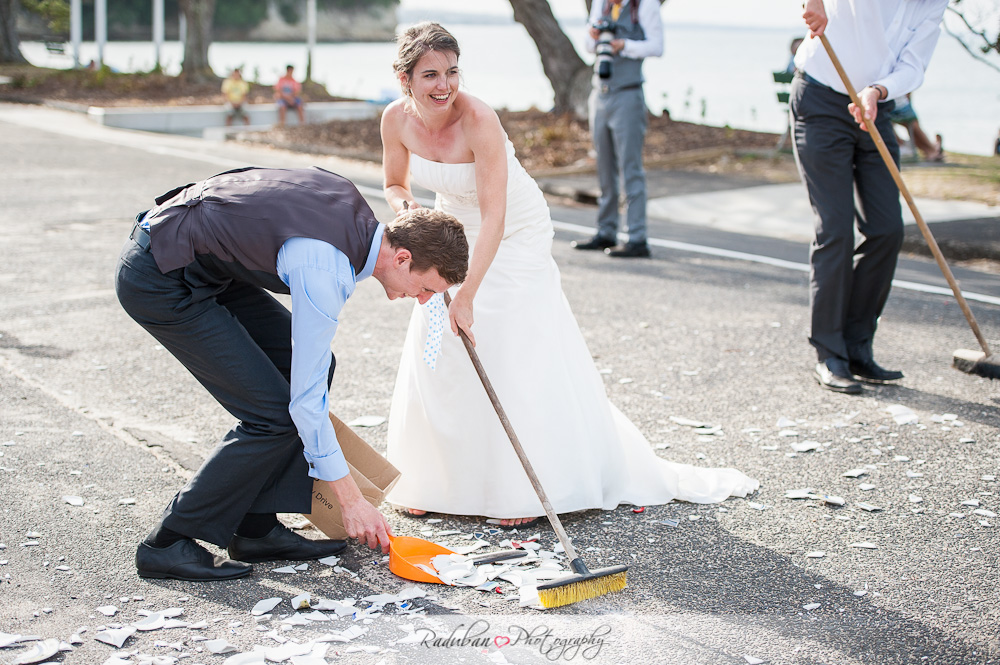 cheap-candid-auckland-wedding-photographer-devonport-beach-raduban-photography