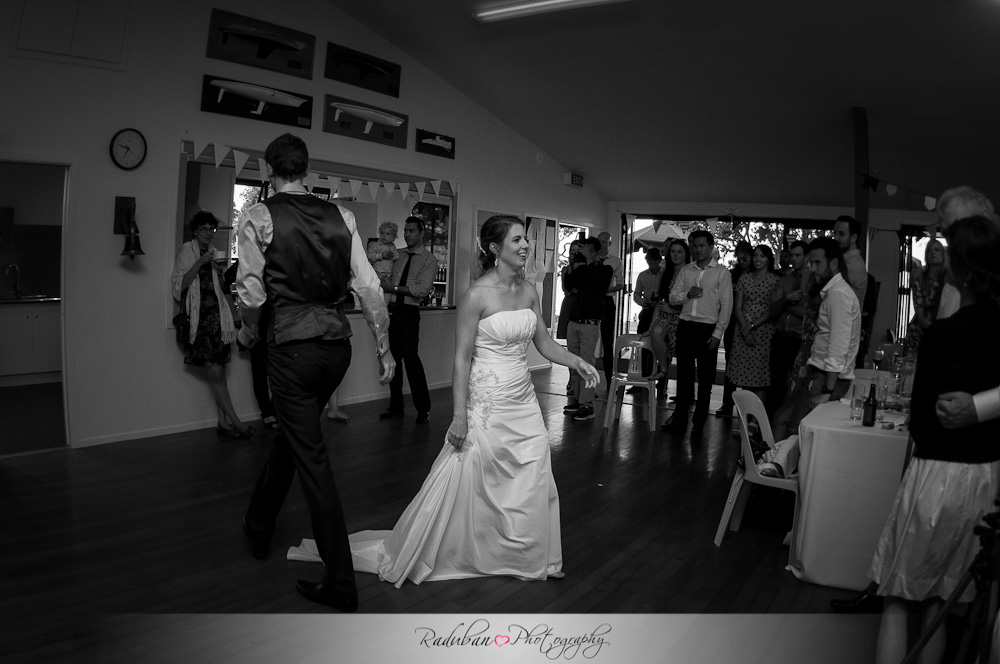 cheap-candid-auckland-wedding-photographer-devonport-beach-raduban-photography