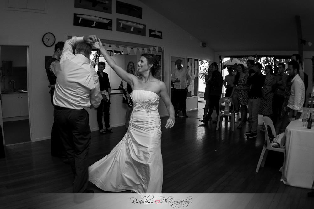 cheap-candid-auckland-wedding-photographer-devonport-beach-raduban-photography