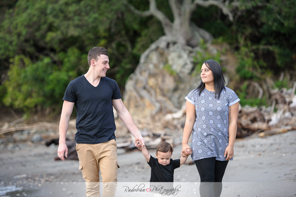 sherrane-kevin-whakatane-engagement-raduban-photography-auckland-cheap-candid-wedding-photographer