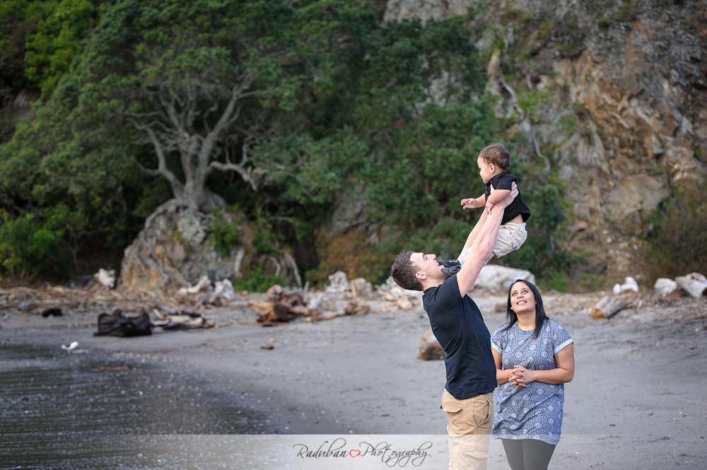 sherrane-kevin-whakatane-engagement-raduban-photography-auckland-cheap-candid-wedding-photographer