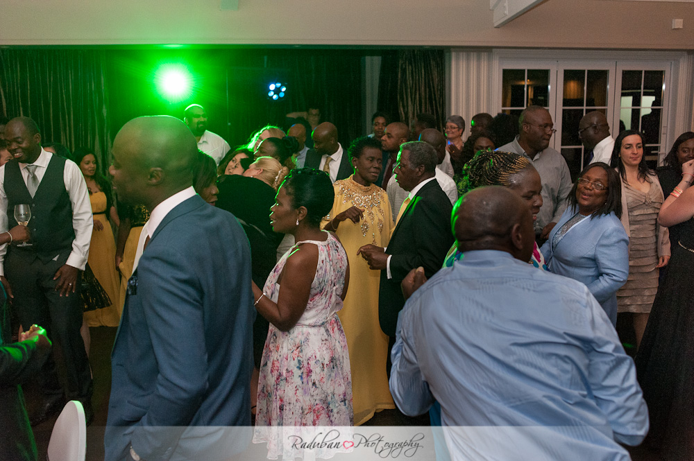 nana-yaa-kwaku-simunovich-olive-estate-auckland-cheap-candid-wedding-photographer-raduban-photography