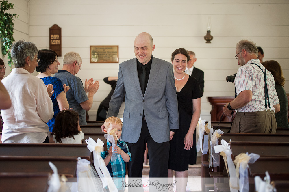Mhairi-Andrew-Howick-historical-village-wedding-raduban-photography-candid-wedding-photographer-auckland