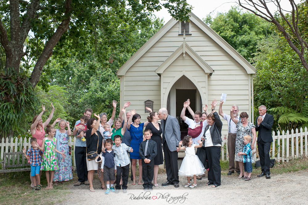 Mhairi-Andrew-Howick-historical-village-wedding-raduban-photography-candid-wedding-photographer-auckland